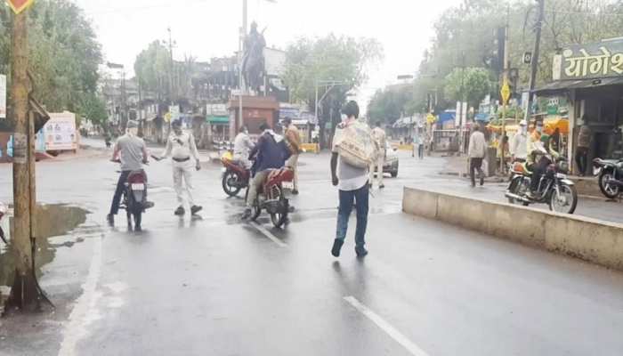 कोरोना के बढ़ते आंकड़ो ने बढ़ाई चिंता, रतलाम में लागू किए गए ये नए नियम कोरोना के बढ़ते आंकड़ो ने बढ़ाई चिंता, रतलाम में लागू किए गए ये नए नियम