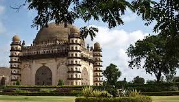 रांची में जुमे के दिन मस्जिद दिखा सुनसान, घर पर लोगों ने अदा की नमाज रांची में जुमे के दिन मस्जिद दिखा सुनसान, घर पर लोगों ने अदा की नमाज