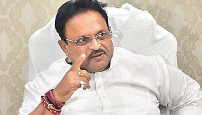 अजमेर: Coronavirus के प्रकोप के बीच विरोध के स्वर, नर्सिंग कर्मचारी नहीं कर रहे काम अजमेर: Coronavirus के प्रकोप के बीच विरोध के स्वर, नर्सिंग कर्मचारी नहीं कर रहे काम