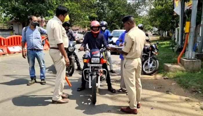 लॉकडाउन के दौरान पुलिस बल को भी दिए जा रहे हैं सुरक्षित रहने के टिप्स लॉकडाउन के दौरान पुलिस बल को भी दिए जा रहे हैं सुरक्षित रहने के टिप्स