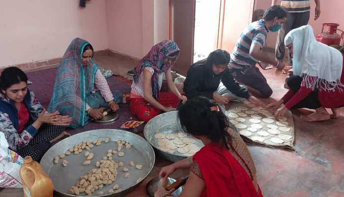 राजस्थान: Corona से निपटने के लिए हर कोई तैयार, बढ़-चढ़कर कर रहे मानव सेवा राजस्थान: Corona से निपटने के लिए हर कोई तैयार, बढ़-चढ़कर कर रहे मानव सेवा