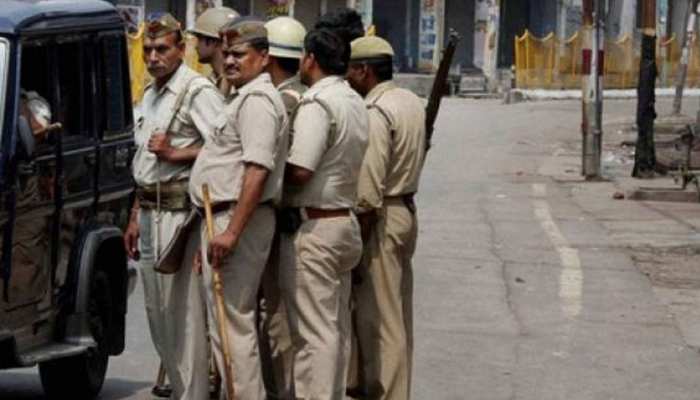 लॉक डाउन के दौरान बेसहारा लोगों का मसीहा बनी होशंगाबाद पुलिस लॉक डाउन के दौरान बेसहारा लोगों का मसीहा बनी होशंगाबाद पुलिस
