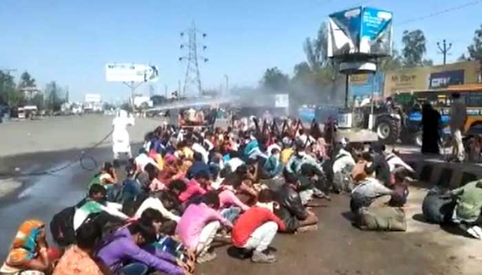 बरेली में मजदूरों पर केमिकल छिड़काव की होगी जांच, प्रियंका और मायावती ने उठाए थे सवाल बरेली में मजदूरों पर केमिकल छिड़काव की होगी जांच, प्रियंका और मायावती ने उठाए थे सवाल