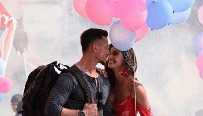Entertainment News: फिर रोमांटिक पोज में नजर आए Disha Patani और Tiger Shroff, फैंस बोले- 'बेस्ट जोड़ी' Entertainment News: फिर रोमांटिक पोज में नजर आए Disha Patani और Tiger Shroff, फैंस बोले- 'बेस्ट जोड़ी'
