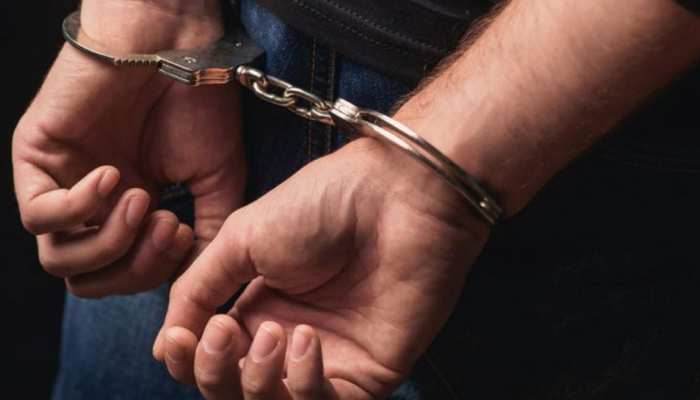 चतरा: पिकअप वैन लूटकांड मामले में पुलिस को मिली सफलता, चार हुए अरेस्ट चतरा: पिकअप वैन लूटकांड मामले में पुलिस को मिली सफलता, चार हुए अरेस्ट