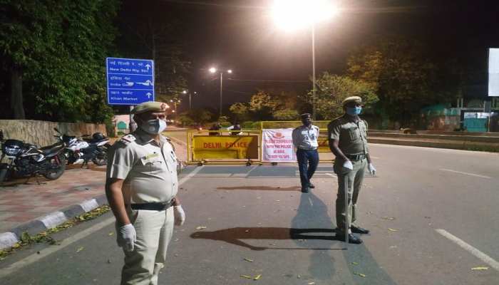 दिल्ली: कोरोना के खिलाफ ड्यूटी पर तैनात पुलिसकर्मियों पर हमला कर सकता है आतंकी संगठन ISIS दिल्ली: कोरोना के खिलाफ ड्यूटी पर तैनात पुलिसकर्मियों पर हमला कर सकता है आतंकी संगठन ISIS