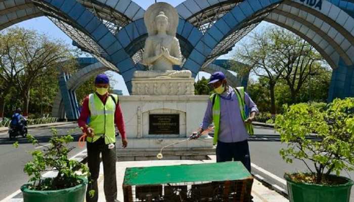नोएडा में पहचाने गए 12 हॉट स्पॉट, कोरोना से लड़ाई के लिए उतारी गईं 300 टीमें नोएडा में पहचाने गए 12 हॉट स्पॉट, कोरोना से लड़ाई के लिए उतारी गईं 300 टीमें