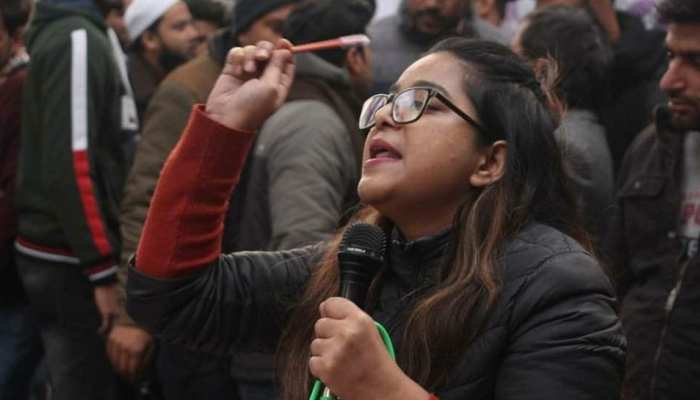 जमिया कोर्डिनेशन कमेटी की मीडिया प्रभारी सफुरा जर्गर गिरफ्तार, दिल्ली पुलिस ने किया गिरफ्तार जमिया कोर्डिनेशन कमेटी की मीडिया प्रभारी सफुरा जर्गर गिरफ्तार, दिल्ली पुलिस ने किया गिरफ्तार
