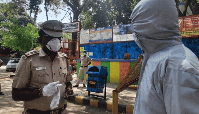 दिल्ली पुलिस की सूझबूझ ने तोड़ी कोरोना की चेन, इस इलाके को किया 'corona free' दिल्ली पुलिस की सूझबूझ ने तोड़ी कोरोना की चेन, इस इलाके को किया 'corona free'