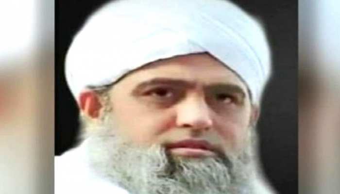 मौलाना साद के दो रिश्तेदारों में कोरोना वायरस की पुष्टि, 'मरकज' से नहीं है कोई कनेक्शन मौलाना साद के दो रिश्तेदारों में कोरोना वायरस की पुष्टि, 'मरकज' से नहीं है कोई कनेक्शन