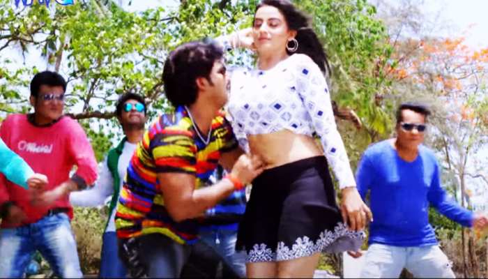 इंटरनेट पर धमाल मचा रहा पवन सिंह का यह Bhojpuri Video, अक्षरा सिंह का भी दिखा जलवा इंटरनेट पर धमाल मचा रहा पवन सिंह का यह Bhojpuri Video, अक्षरा सिंह का भी दिखा जलवा