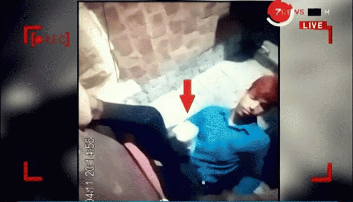 Zee News के स्टिंग ऑपरेशन में खुलासा: दिल्ली की गलियों में बन रहा मास्क, आपको बीमार कर सकता है Zee News के स्टिंग ऑपरेशन में खुलासा: दिल्ली की गलियों में बन रहा मास्क, आपको बीमार कर सकता है