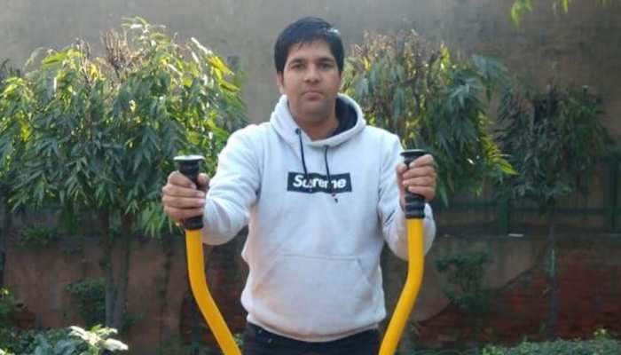 कोरोना ने ली कांस्टेबल अमित की जान, दिल्ली पुलिस में COVID-19 से मौत का पहला मामला कोरोना ने ली कांस्टेबल अमित की जान, दिल्ली पुलिस में COVID-19 से मौत का पहला मामला