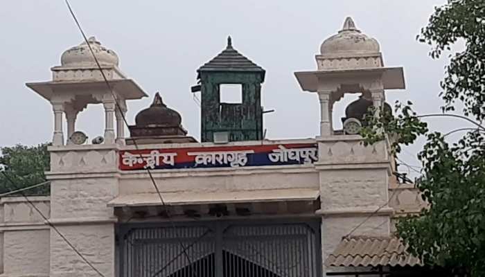 कोरेना संकट के बीच भी जोधपुर जेल में कैदियों को मिल रहा रोजगार, बना रहे कपड़े के मास्क कोरेना संकट के बीच भी जोधपुर जेल में कैदियों को मिल रहा रोजगार, बना रहे कपड़े के मास्क