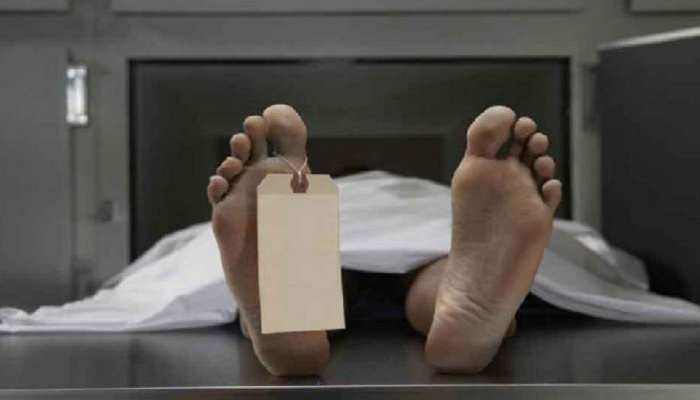 बिहार: भागलपुर के अस्पताल में ऑटो में पड़ा रहा दो अज्ञात शव, किसी ने नहीं ली सुध बिहार: भागलपुर के अस्पताल में ऑटो में पड़ा रहा दो अज्ञात शव, किसी ने नहीं ली सुध