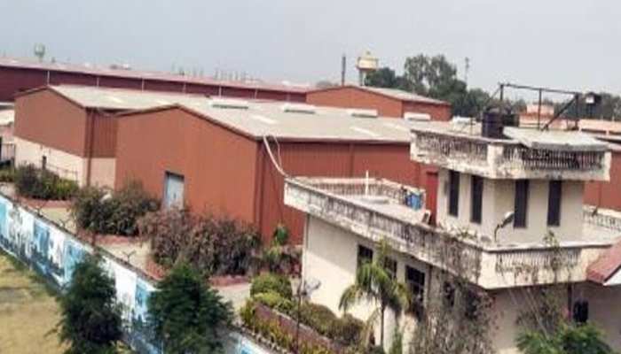 भीलवाड़ा में बंद पड़े उद्योग धंधे शुरू होगा काम, श्रमिकों को मिलेगा 4000 रुपए भत्ता भीलवाड़ा में बंद पड़े उद्योग धंधे शुरू होगा काम, श्रमिकों को मिलेगा 4000 रुपए भत्ता