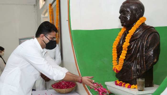 राजस्थान: पूर्व PM राजीव गांधी की मनाई गई पुण्यतिथि, सचिन पायलट ने दी श्रद्धांजलि राजस्थान: पूर्व PM राजीव गांधी की मनाई गई पुण्यतिथि, सचिन पायलट ने दी श्रद्धांजलि