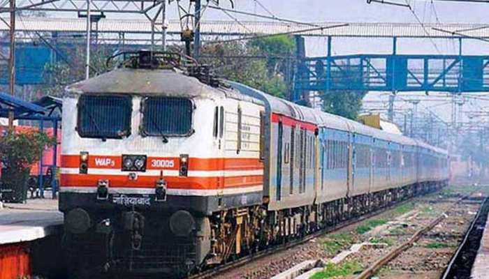 राजस्थान: परिणाम के ढाई साल बाद भी नहीं आया नियुक्ति पत्र, अभ्यर्थियों ने लगाई गुहार राजस्थान: परिणाम के ढाई साल बाद भी नहीं आया नियुक्ति पत्र, अभ्यर्थियों ने लगाई गुहार