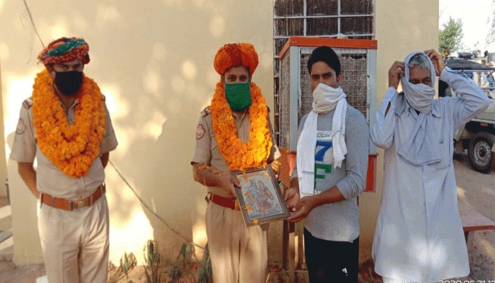 जयपुर: फ्रंटलाइन कोरोना वॉरियर्स का हुआ सम्मान, सभी ने कहा 'धन्यवाद' जयपुर: फ्रंटलाइन कोरोना वॉरियर्स का हुआ सम्मान, सभी ने कहा 'धन्यवाद'
