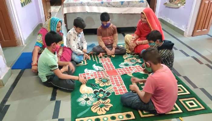 लॉकडाउन ने बच्चों को परिवार से जोड़ा, ड्राइंग में हुए परफेक्ट, हैल्थ के लिया सीखा योग लॉकडाउन ने बच्चों को परिवार से जोड़ा, ड्राइंग में हुए परफेक्ट, हैल्थ के लिया सीखा योग