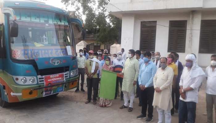 विधायक रामलाल शर्मा की 'अस्थि विसर्जन योजना', 20 परिवारों के 40 लोग हुए रवाना विधायक रामलाल शर्मा की 'अस्थि विसर्जन योजना', 20 परिवारों के 40 लोग हुए रवाना