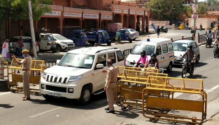अब पुलिस के अलावा ये अधिकारी भी लगा सकते हैं आप पर जुर्माना, मत करना ये गलती अब पुलिस के अलावा ये अधिकारी भी लगा सकते हैं आप पर जुर्माना, मत करना ये गलती