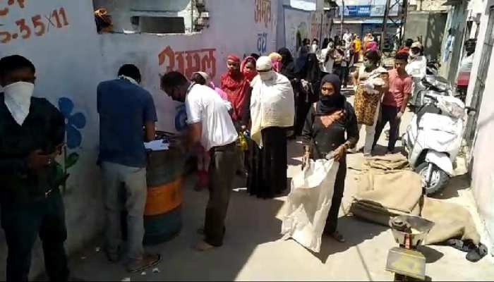अब राशनकार्डों में ऐसी बड़ी धांधली कि आपको पता भी नहीं चलेगा, और होगा भारी नुकसान अब राशनकार्डों में ऐसी बड़ी धांधली कि आपको पता भी नहीं चलेगा, और होगा भारी नुकसान