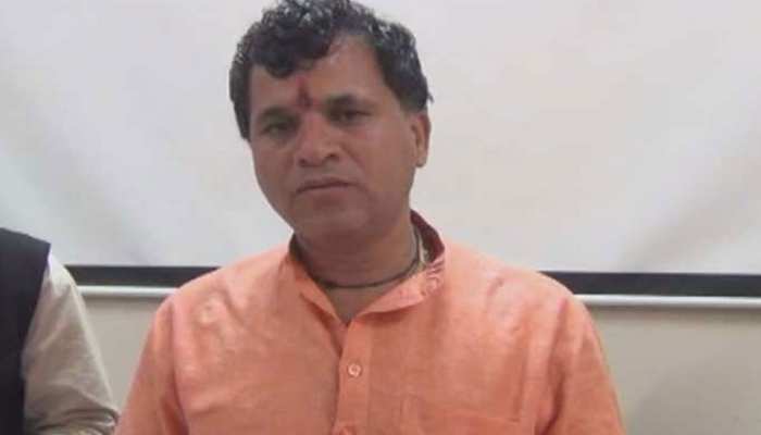 टिड्डी से किसानों को निजात दिलाने में अशोक गहलोत सरकार निष्क्रिय: कैलाश चौधरी टिड्डी से किसानों को निजात दिलाने में अशोक गहलोत सरकार निष्क्रिय: कैलाश चौधरी