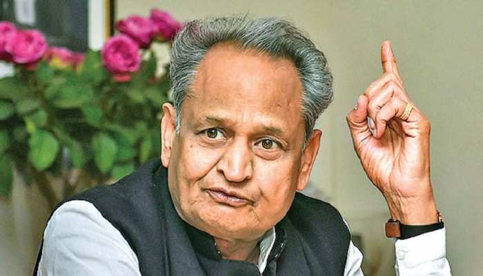राजस्थान: CM का अधिकारियों को निर्देश, हेल्थ प्रोटोकॉल का सख्ती से कराएं पालन राजस्थान: CM का अधिकारियों को निर्देश, हेल्थ प्रोटोकॉल का सख्ती से कराएं पालन