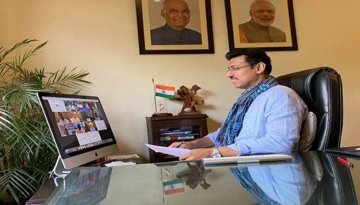 आत्मनिर्भर भारत अभियान पर बोले सांसद राज्यवर्धन सिंह राठौड़, साथ ही कही ये बड़ी बात आत्मनिर्भर भारत अभियान पर बोले सांसद राज्यवर्धन सिंह राठौड़, साथ ही कही ये बड़ी बात