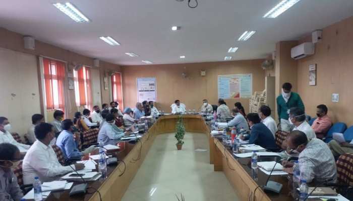 राजस्थान: शिक्षा मंत्री की अधिकारियों को चेतावनी, कहा- 'लापरवाही नहीं की जाएगी बर्दाश्त' राजस्थान: शिक्षा मंत्री की अधिकारियों को चेतावनी, कहा- 'लापरवाही नहीं की जाएगी बर्दाश्त'