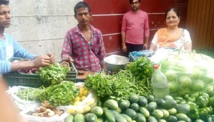 जयपुर में नए सब्जी ठेले वालों को अनुमति देने से पहले कराना होगा कोरोना टेस्ट जयपुर में नए सब्जी ठेले वालों को अनुमति देने से पहले कराना होगा कोरोना टेस्ट