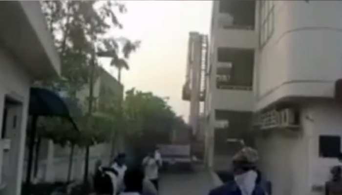 जयपुर: ARG ग्रुप की बिल्डिंग की लिफ्ट में लगी आग, बड़ा हादसा टला जयपुर: ARG ग्रुप की बिल्डिंग की लिफ्ट में लगी आग, बड़ा हादसा टला