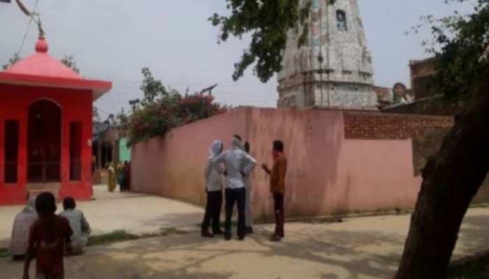 अब संभल के मंदिर में मिले पुजारी पिता-पुत्र के शव, पुलिस मान रही आत्महत्या अब संभल के मंदिर में मिले पुजारी पिता-पुत्र के शव, पुलिस मान रही आत्महत्या