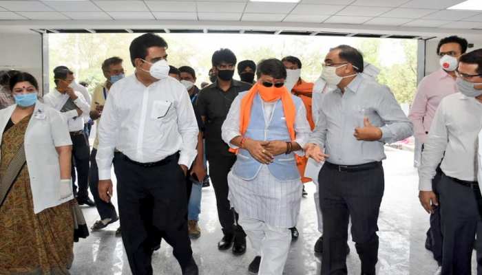 'हम लोहे की दीवार खड़ी नहीं कर सकते, जनता को खुद कोरोना से करना होगा बचाव' 'हम लोहे की दीवार खड़ी नहीं कर सकते, जनता को खुद कोरोना से करना होगा बचाव'