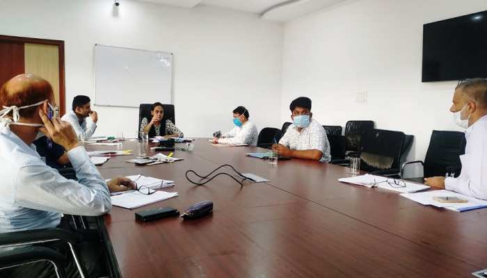 उदयपुर: लॉक डाउन में थमे विकास को पटरी पर लाने में जुटा प्रशासन, अधिकारियों की बैठक उदयपुर: लॉक डाउन में थमे विकास को पटरी पर लाने में जुटा प्रशासन, अधिकारियों की बैठक