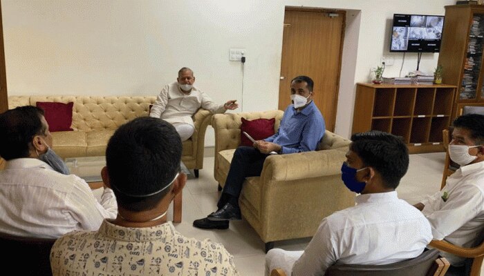 'नहर मरम्मत के लिए प्रशासन के पास फंड नहीं, ग्रामीणों से ले लो लेकिन पानी भिजवा दो' 'नहर मरम्मत के लिए प्रशासन के पास फंड नहीं, ग्रामीणों से ले लो लेकिन पानी भिजवा दो'