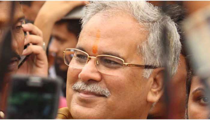 क्वारंटाइन सेंटरों का जायजा लेने पहुंचे CM बघेल, लोगों से बात कर मांगे सुझाव क्वारंटाइन सेंटरों का जायजा लेने पहुंचे CM बघेल, लोगों से बात कर मांगे सुझाव