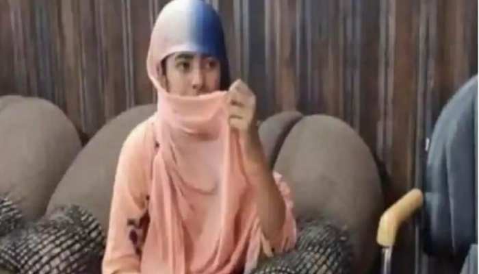 अनामिका शुक्ला ने प्रयागराज के बीएसए को सौंपा इस्तीफा अनामिका शुक्ला ने प्रयागराज के बीएसए को सौंपा इस्तीफा