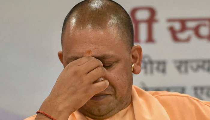 आगरा: कुआं साफ करने उतरे युवकों की मौत पर CM योगी ने जताया दुख, 2-2 लाख के मुआवजे का ऐलान आगरा: कुआं साफ करने उतरे युवकों की मौत पर CM योगी ने जताया दुख, 2-2 लाख के मुआवजे का ऐलान