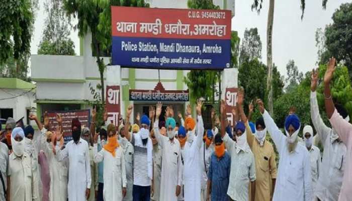 अमरोहा: सिख युवक के साथ मारपीट के मामले में हुई कार्रवाई, 5 के खिलाफ FIR दर्ज अमरोहा: सिख युवक के साथ मारपीट के मामले में हुई कार्रवाई, 5 के खिलाफ FIR दर्ज
