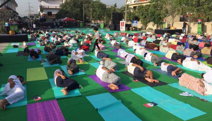 मुरादाबाद में कोरोना वॉरियर्स का तनाव दूर करने के लिए अस्पताल ने निकाली ये तरकीब, आप भी आजमाएं मुरादाबाद में कोरोना वॉरियर्स का तनाव दूर करने के लिए अस्पताल ने निकाली ये तरकीब, आप भी आजमाएं