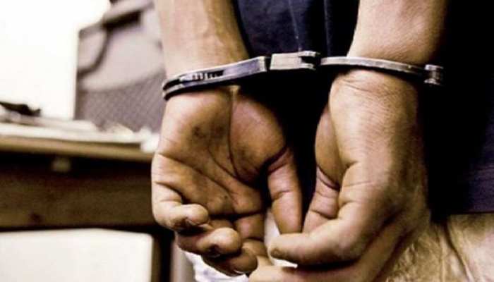 बिहार में हथियारों का जखीरा बरामद, AISA छात्र नेता सहित 11 गिरफ्तार बिहार में हथियारों का जखीरा बरामद, AISA छात्र नेता सहित 11 गिरफ्तार
