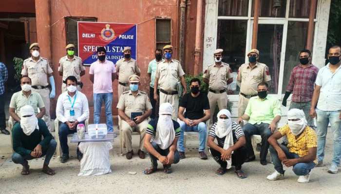 मास्क का फायदा उठाकर बदमाशों ने की लाखों की लूट, गिरफ्तार मास्क का फायदा उठाकर बदमाशों ने की लाखों की लूट, गिरफ्तार