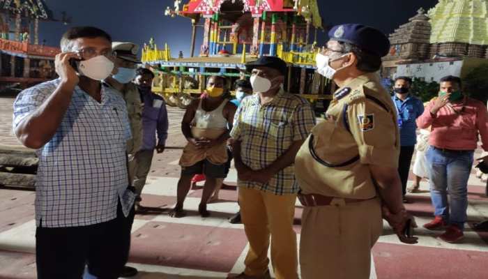 ରାତି ପାହିଲେ ରଥଯାତ୍ରା, ସିଂହଦ୍ୱାର ନିକଟରେ ସ୍ଥିତି ସମୀକ୍ଷା କଲେ ମୁଖ୍ୟ ଶାସନ ସଚିବ ରାତି ପାହିଲେ ରଥଯାତ୍ରା, ସିଂହଦ୍ୱାର ନିକଟରେ ସ୍ଥିତି ସମୀକ୍ଷା କଲେ ମୁଖ୍ୟ ଶାସନ ସଚିବ