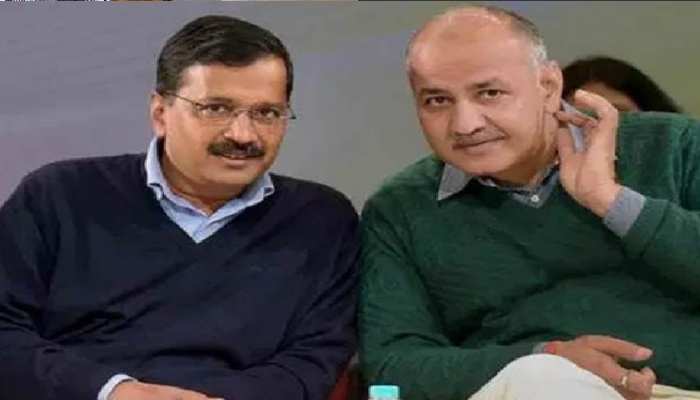 दिल्ली पर कोरोना संकट, लेकिन फिर भी जारी है केजरीवाल सरकार की सियासत