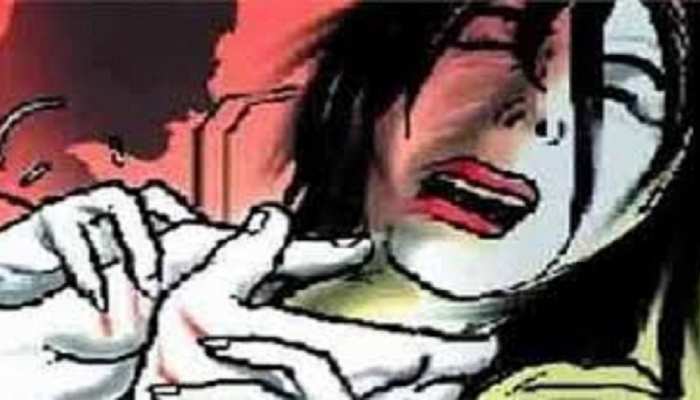 लातेहार: अज्ञात अपराधियों ने की महिला की नृशंस हत्या, रेप की भी आशंका लातेहार: अज्ञात अपराधियों ने की महिला की नृशंस हत्या, रेप की भी आशंका