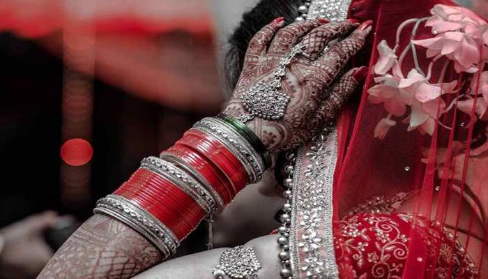 Bride dies in midst of wedding rituals in UP | शादी की रस्मों के बीच अचानक  दुल्‍हन को आई बेहोशी, अस्पताल ले जाते समय मौत| Hindi News, यूपी एवं  उत्‍तराखंड