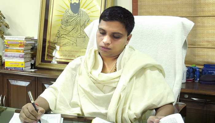 आचार्य बालकृष्ण ने फिर दी सफाई, बोले- पतंजलि ने कभी नहीं किया कोरोना की दवा बनाने का दावा आचार्य बालकृष्ण ने फिर दी सफाई, बोले- पतंजलि ने कभी नहीं किया कोरोना की दवा बनाने का दावा