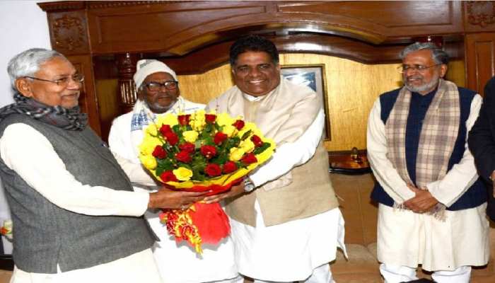 बिहार: विधानसभा चुनाव में सीट बंटवारे को लेकर BJP-JDU की पहल, CM से मिले भूपेंद्र यादव बिहार: विधानसभा चुनाव में सीट बंटवारे को लेकर BJP-JDU की पहल, CM से मिले भूपेंद्र यादव